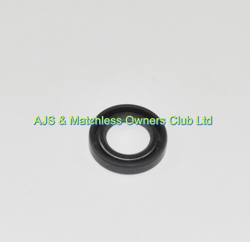 OIL SEAL:KICKSTART SPINDLE COVER BUSH B52 UPTO 1956